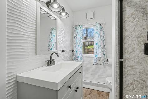 41 Sunnybrook Bend Waterbury CT 06708