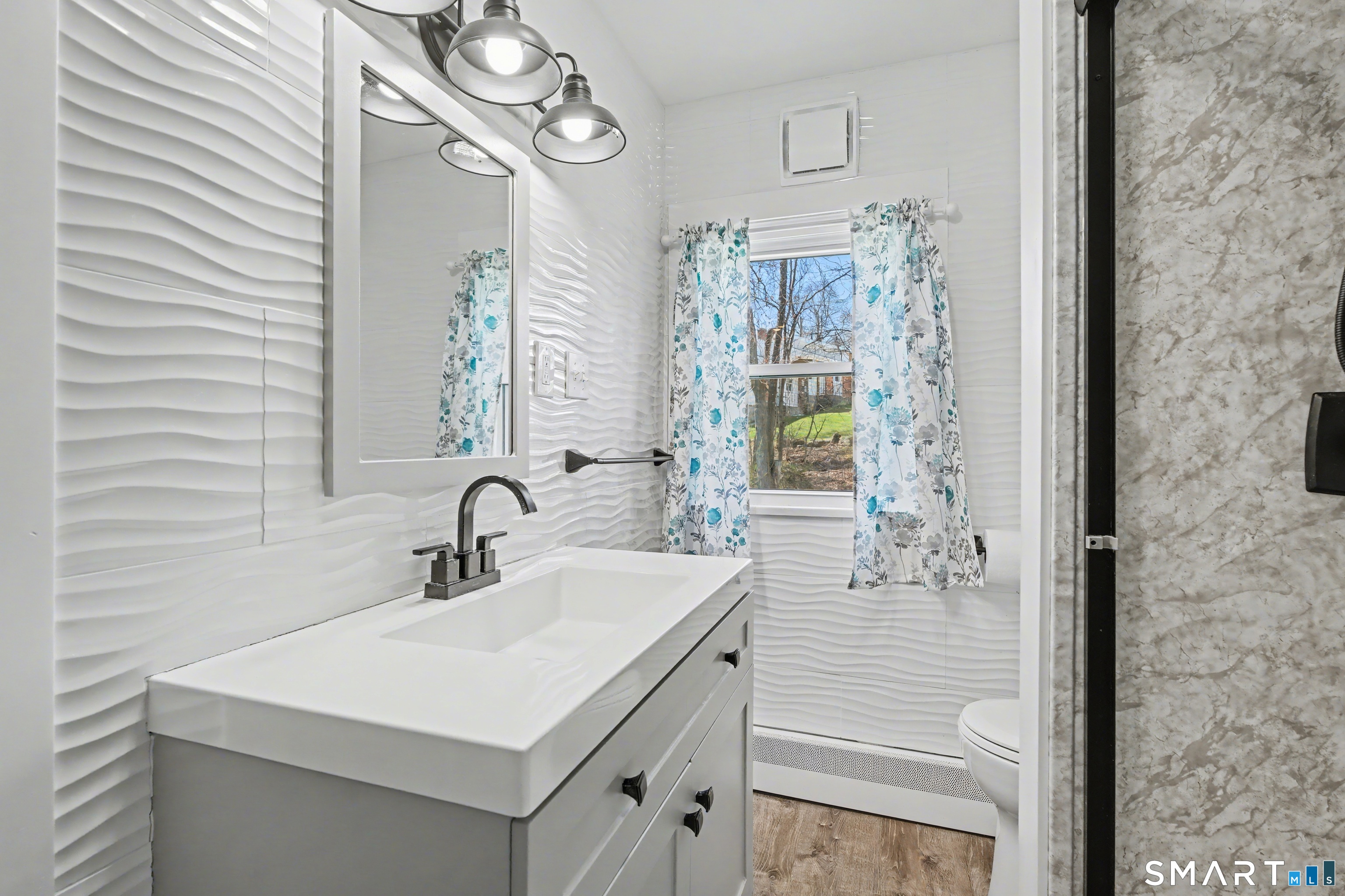 41 Sunnybrook Bend Waterbury CT 06708