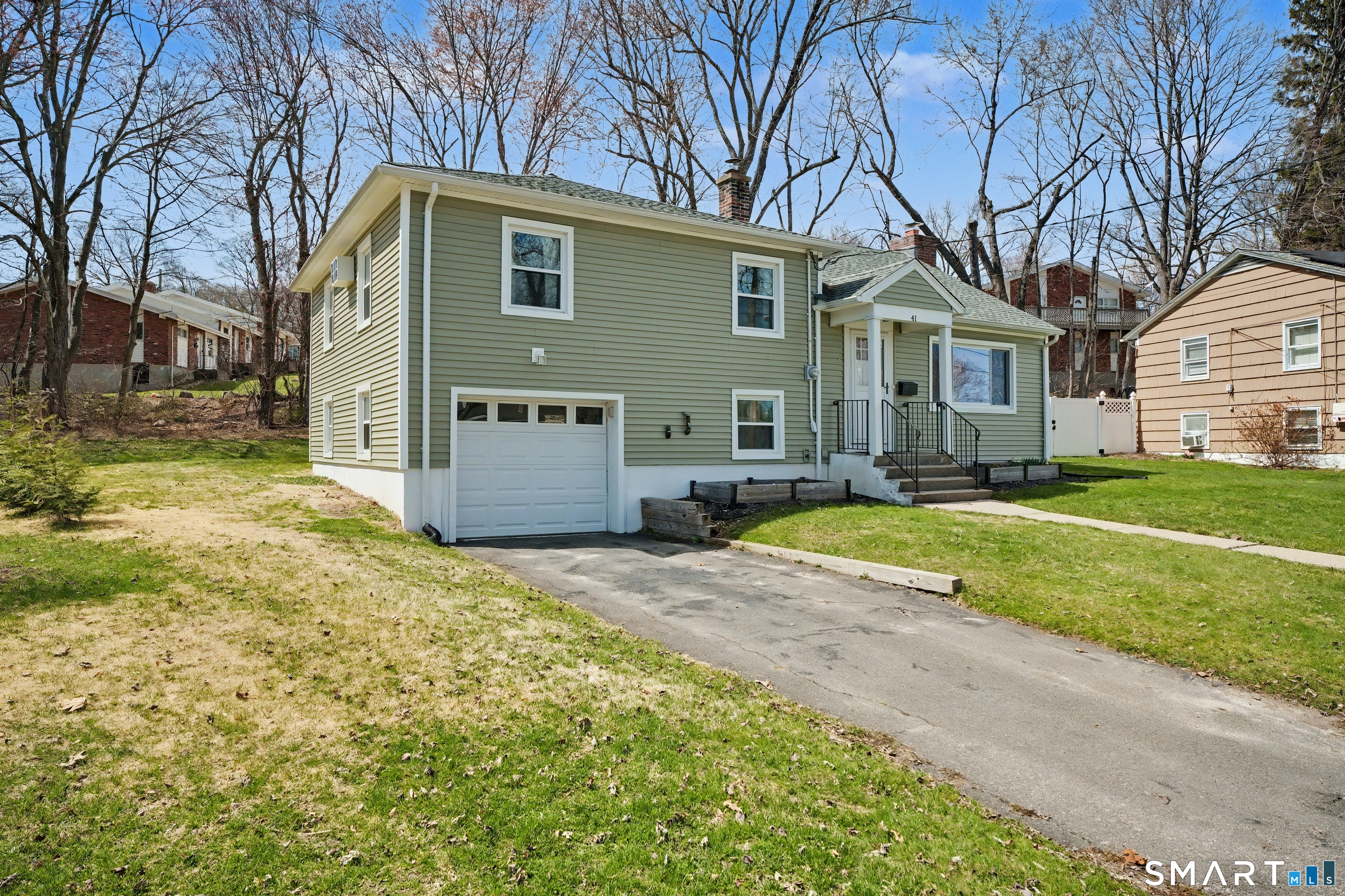 41 Sunnybrook Bend Waterbury CT 06708