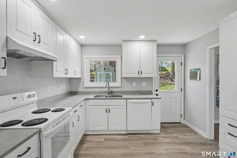 41 Sunnybrook Bend Waterbury CT 06708