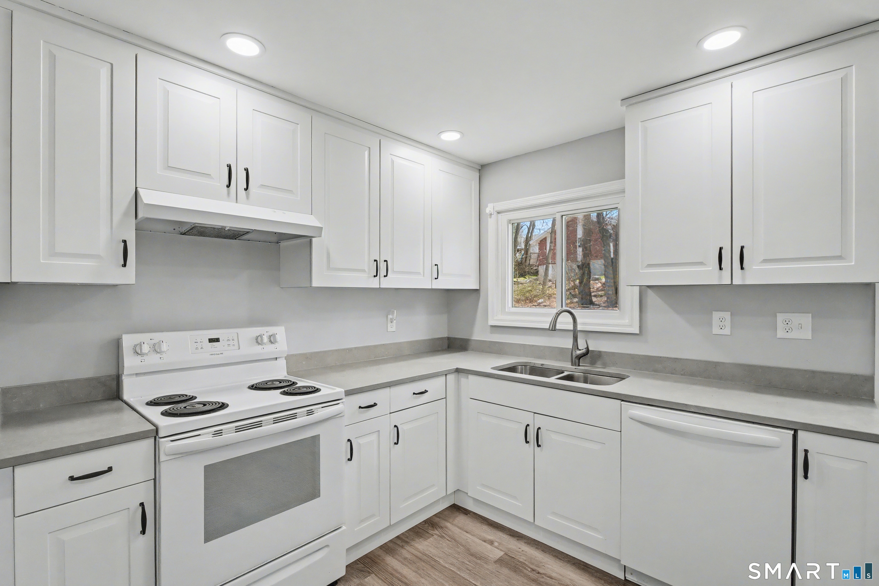 41 Sunnybrook Bend Waterbury CT 06708