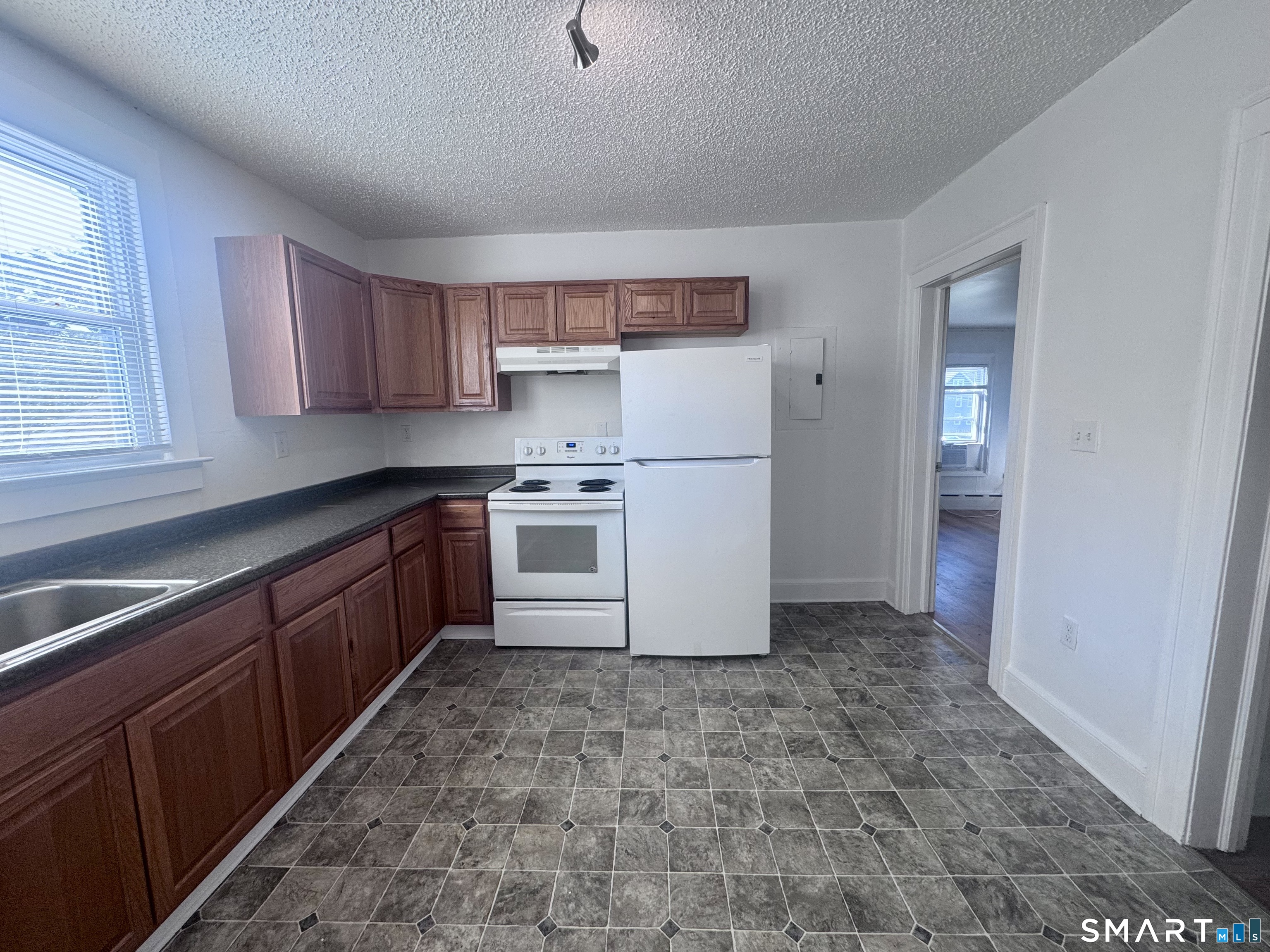1690 Litchfield Turnpike Woodbridge CT 06525