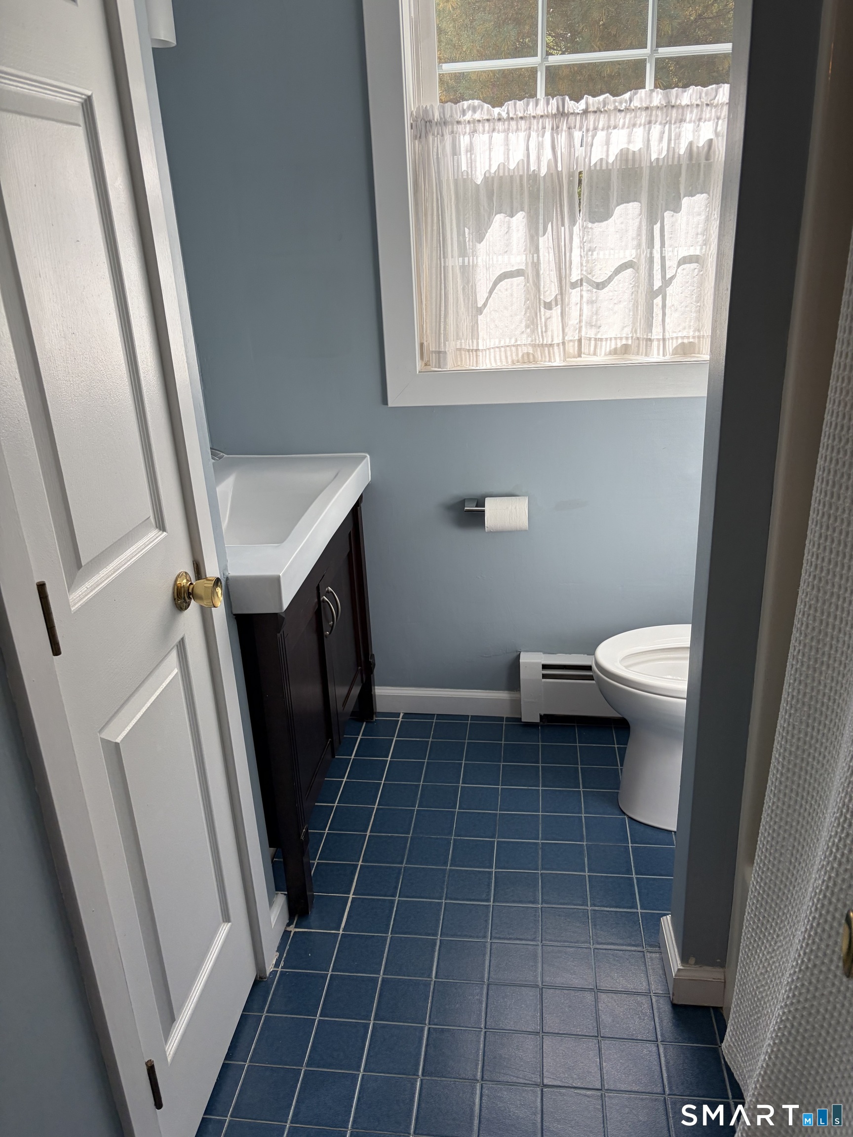 27 Tamarack Drive Bloomfield CT 06002
