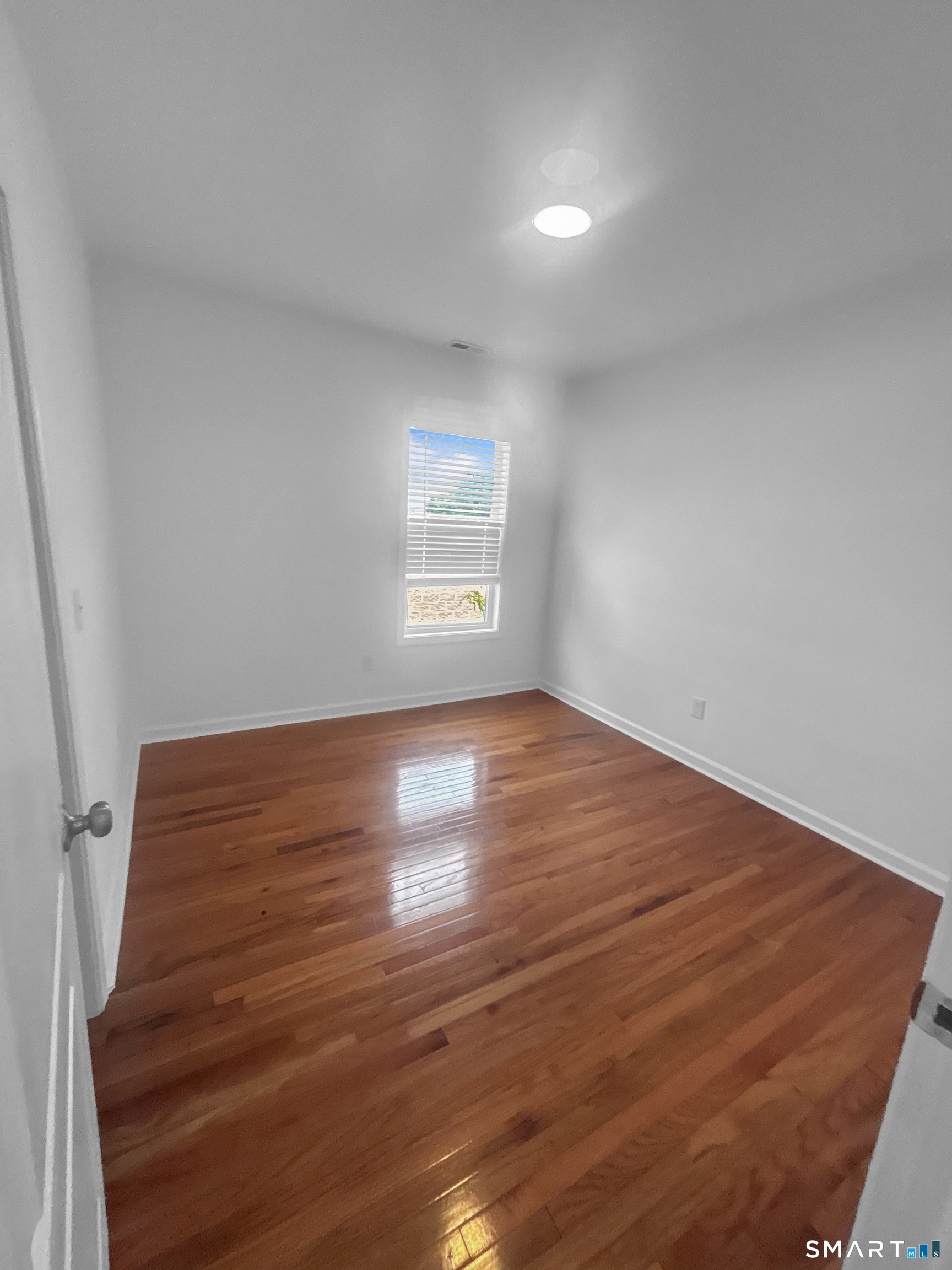 1042 Iranistan Avenue Bridgeport CT 06604