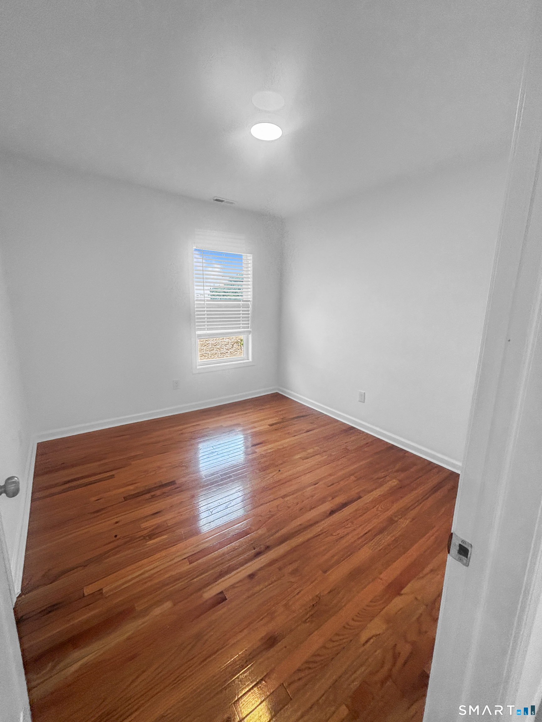 1042 Iranistan Avenue Bridgeport CT 06604