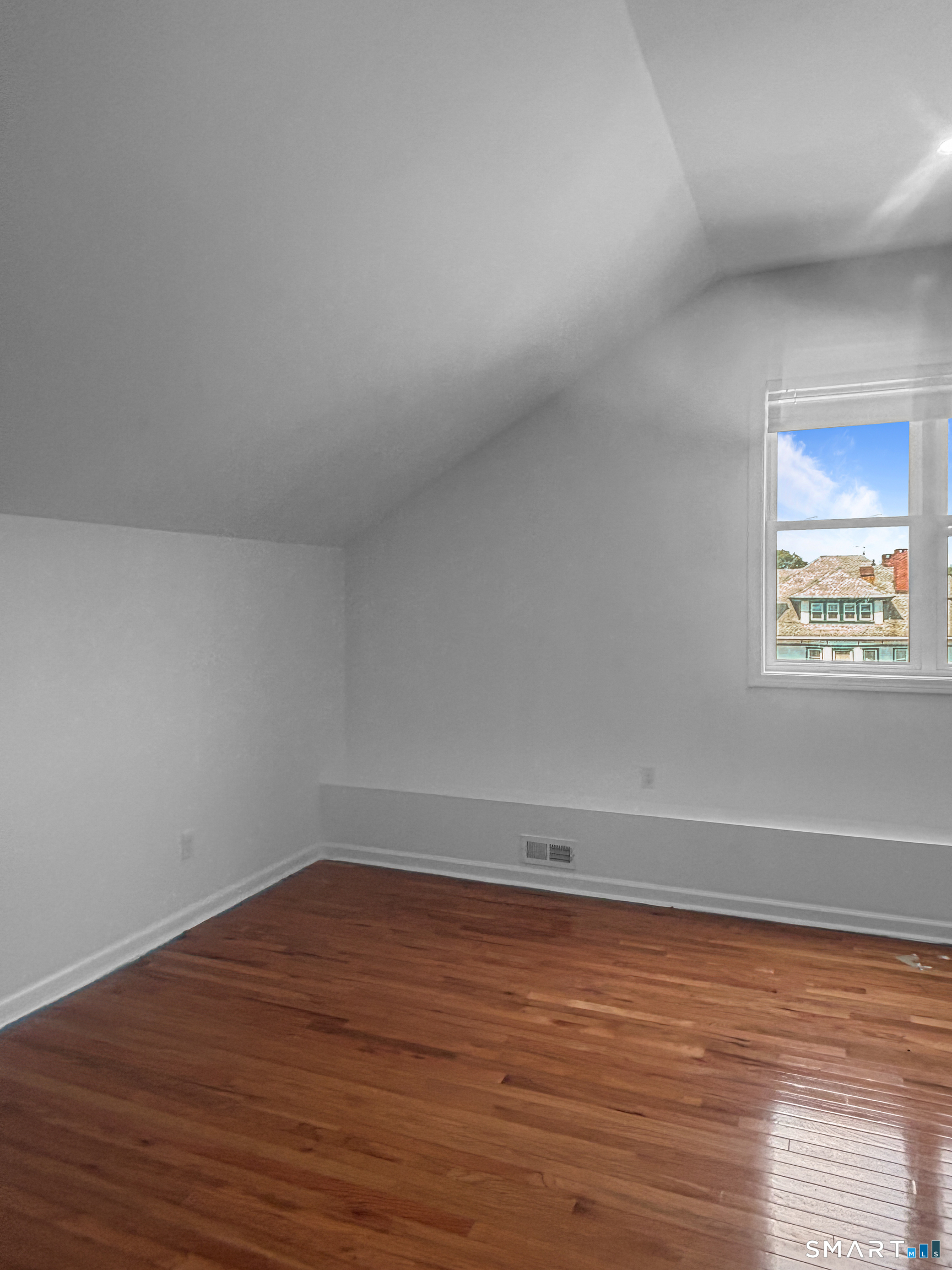 1042 Iranistan Avenue Bridgeport CT 06604