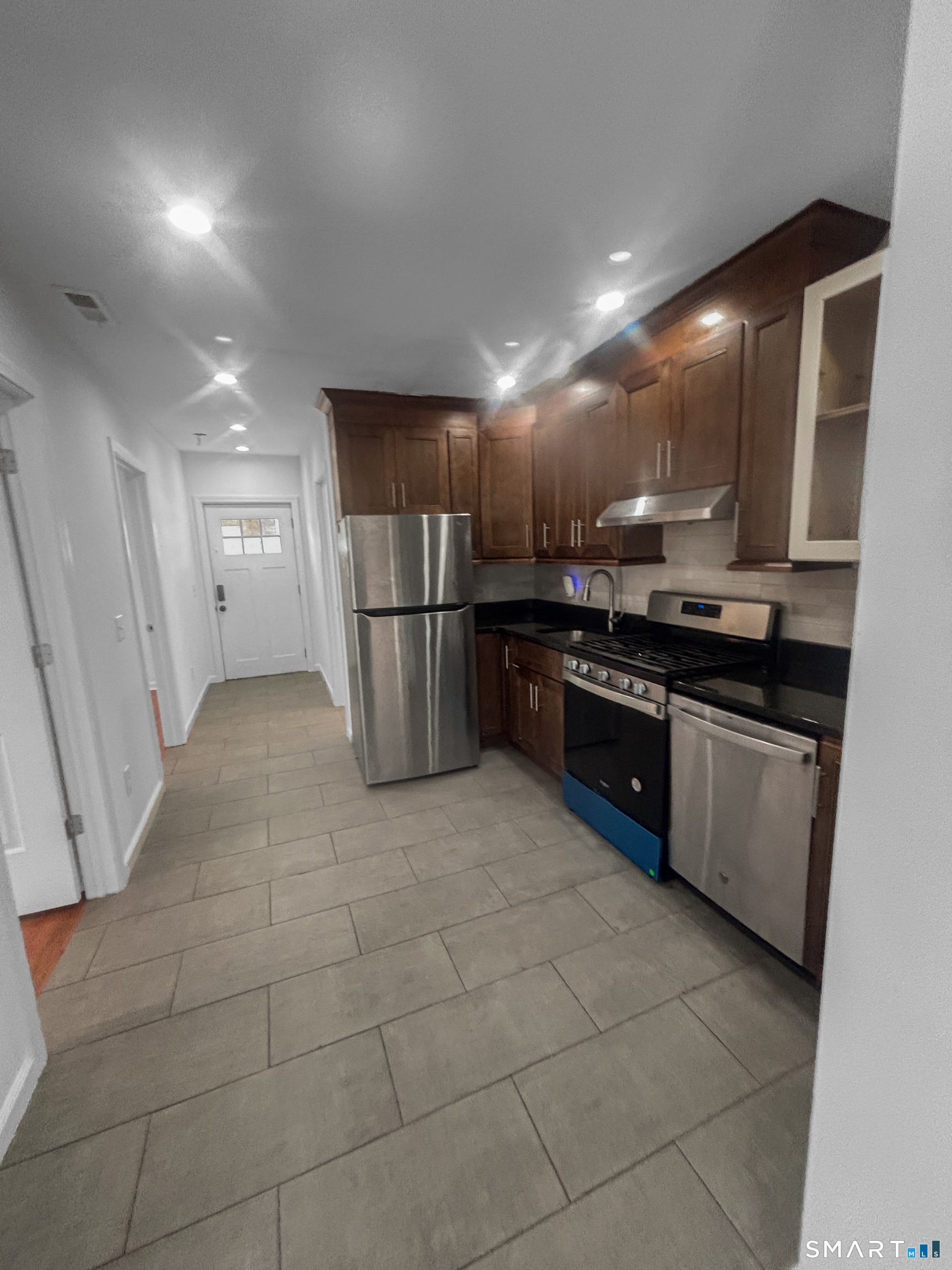 1042 Iranistan Avenue Bridgeport CT 06604