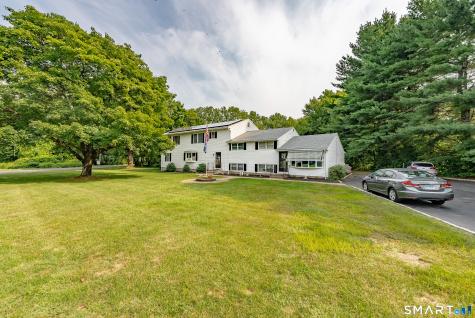 15 Roarke Road North Haven CT 06473