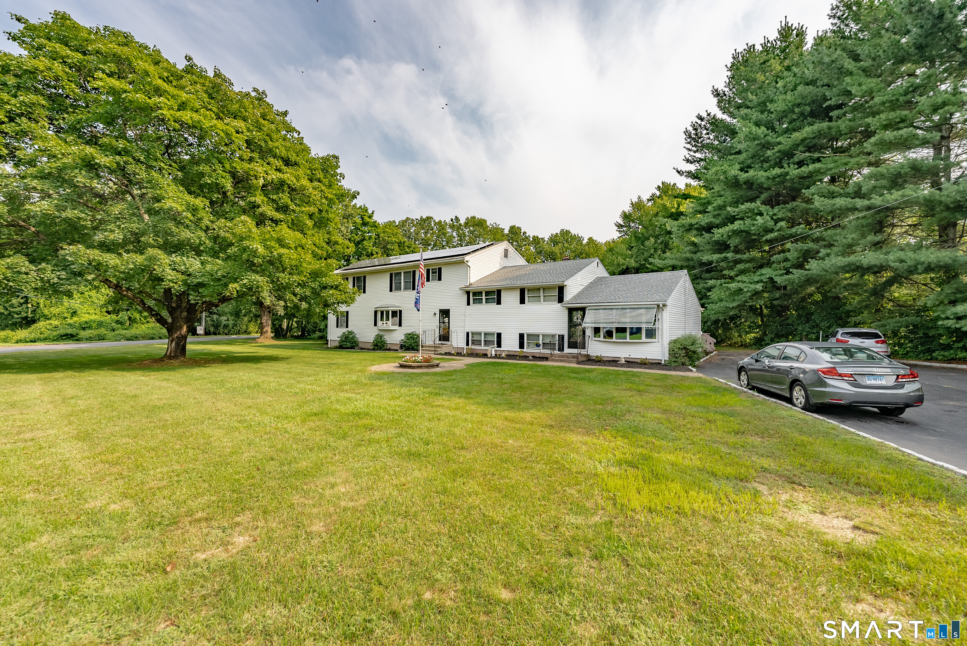 15 Roarke Road North Haven CT 06473