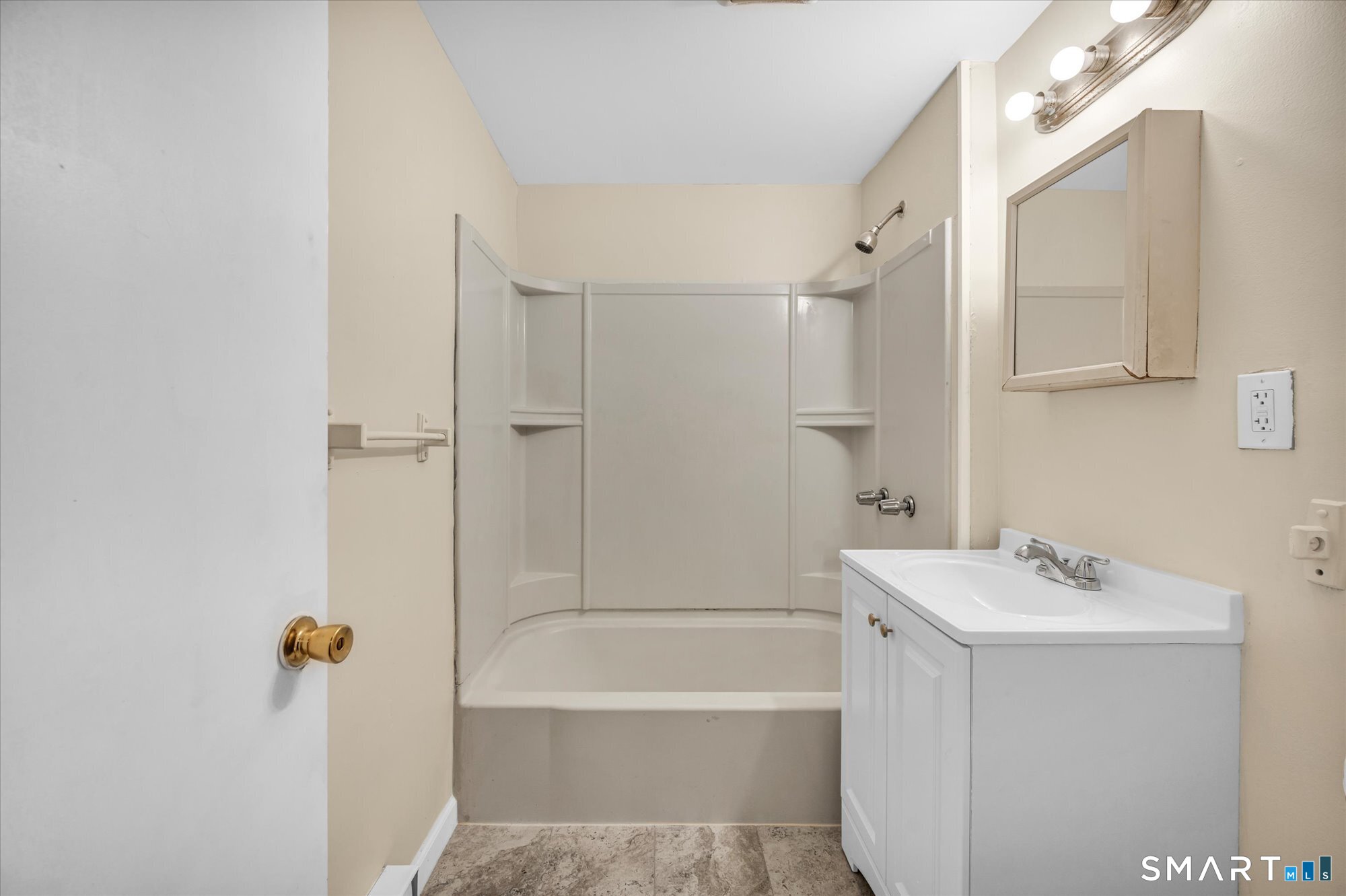128-130 Sisson Street East Hartford CT 06118