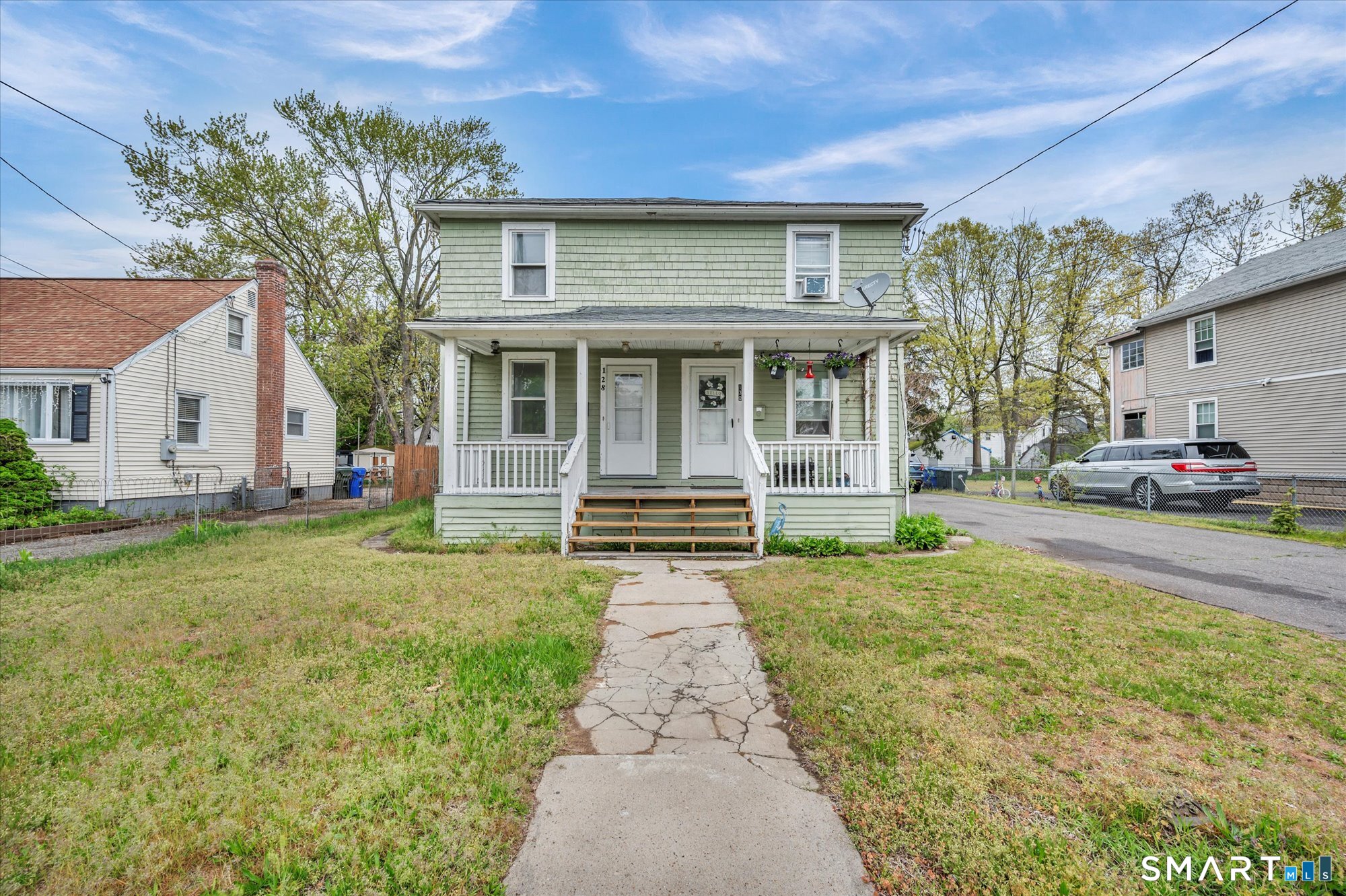 128-130 Sisson Street East Hartford CT 06118