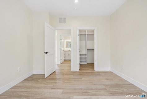 220 East Road Meriden CT 06450
