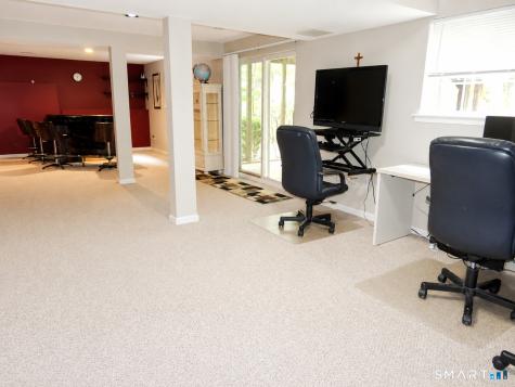 81 Old Colony Road Monroe CT 06468