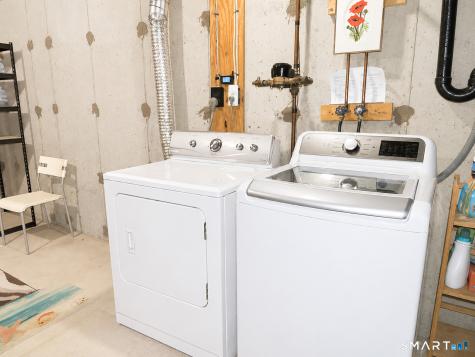 81 Old Colony Road Monroe CT 06468