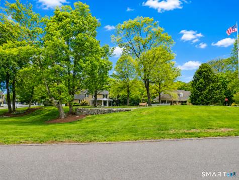 81 Old Colony Road Monroe CT 06468