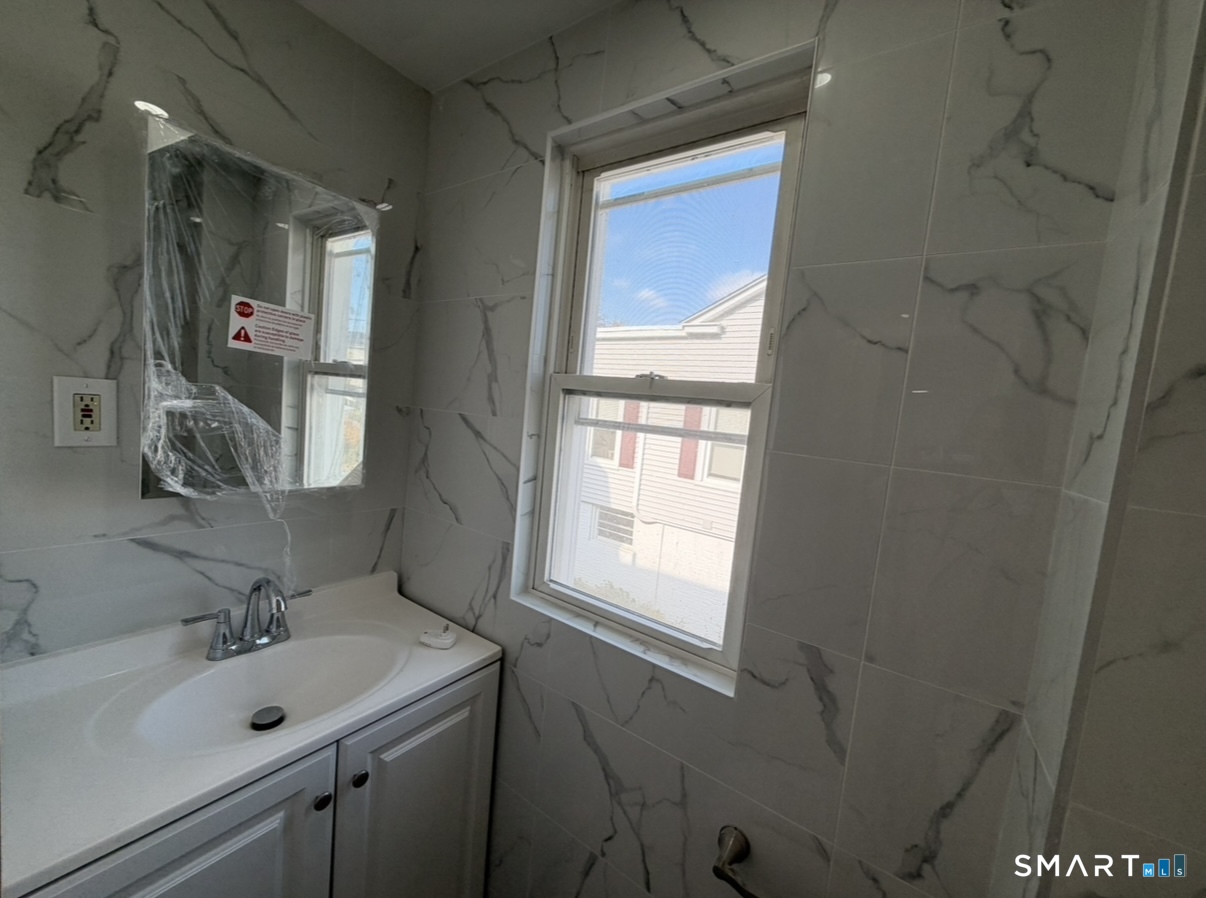 10-16 Suffield Street Windsor Locks CT 06096