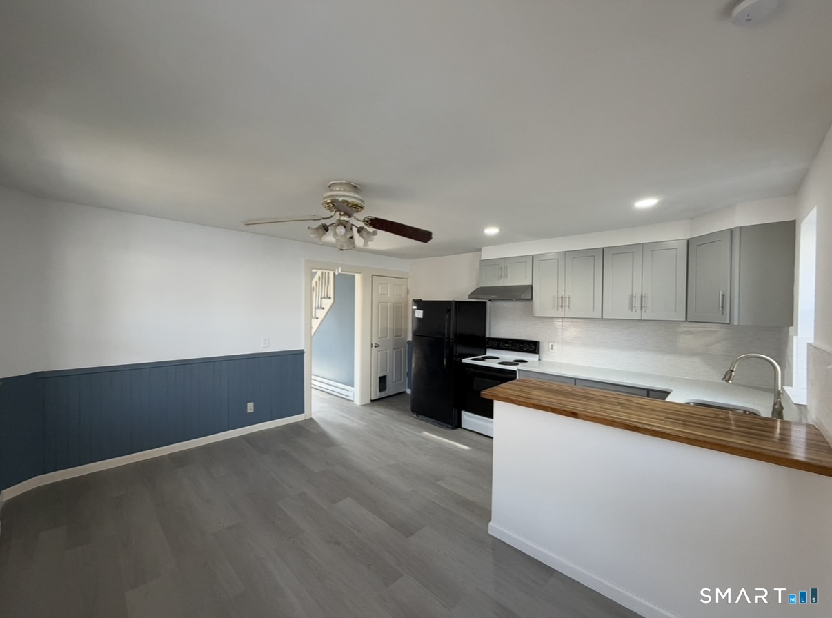 10-16 Suffield Street Windsor Locks CT 06096