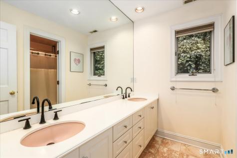 75 Dayton Road Redding CT 06896