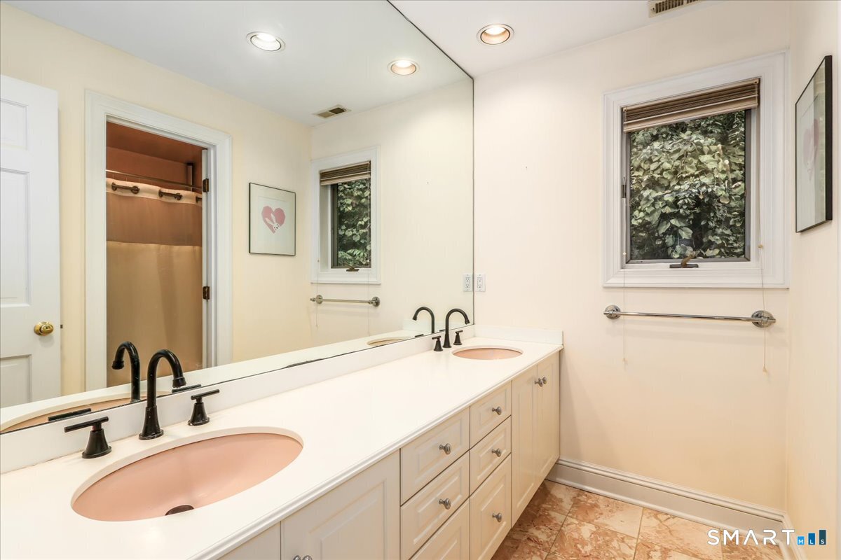 75 Dayton Road Redding CT 06896