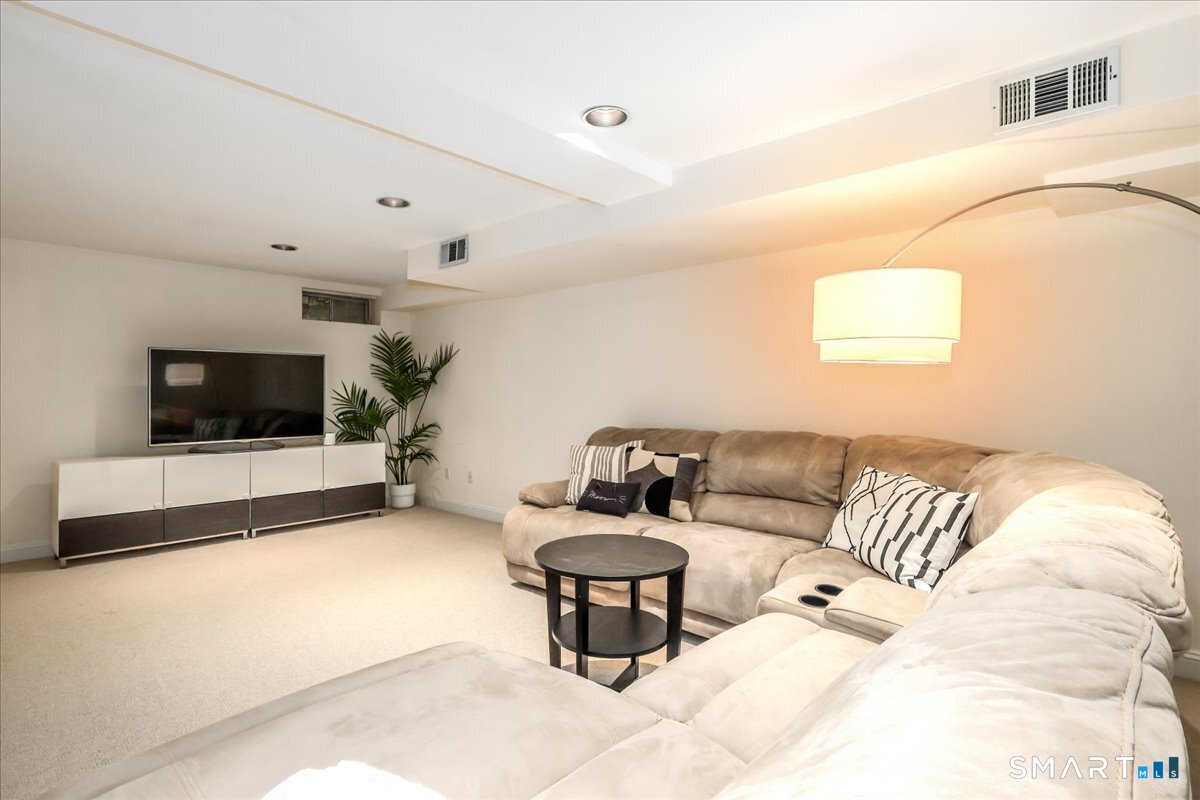 75 Dayton Road Redding CT 06896