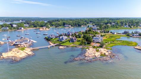 67 Chimney Corner Circle Guilford CT 06437