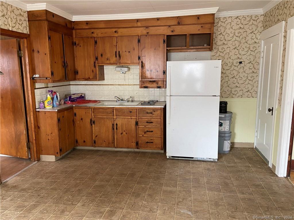 90 Woodstock Avenue Putnam CT 06260