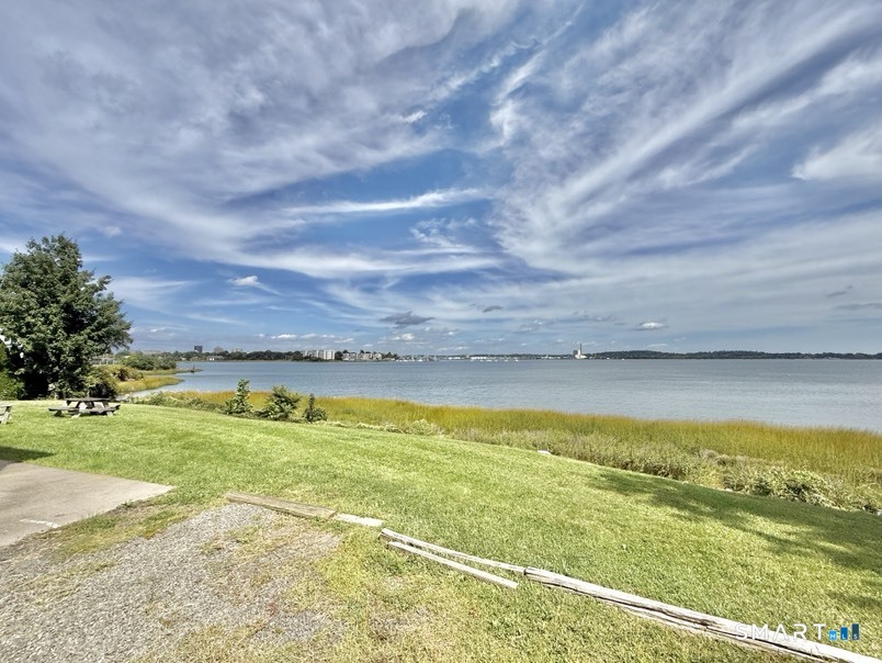 3 Bayview Place West Haven CT 06516