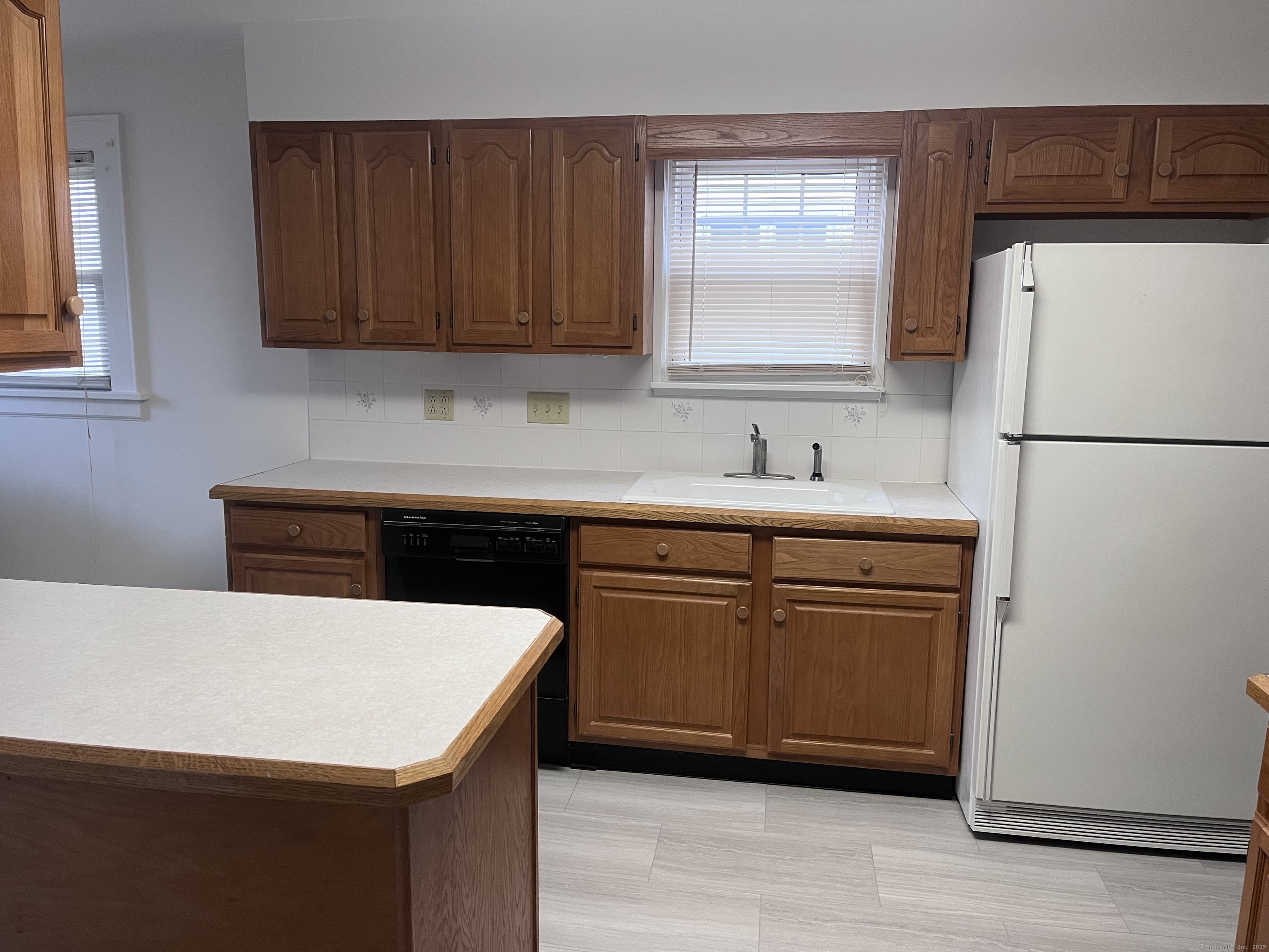 85 Glenwood Avenue Stratford CT 06614