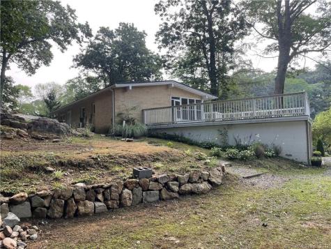 7 Smith Pond Way Ledyard CT 06335
