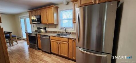 7 Sunnieside Court Waterford CT 06385