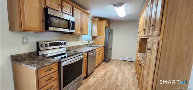 7 Sunnieside Court Waterford CT 06385
