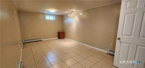 7 Sunnieside Court Waterford CT 06385