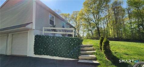 7 Sunnieside Court Waterford CT 06385