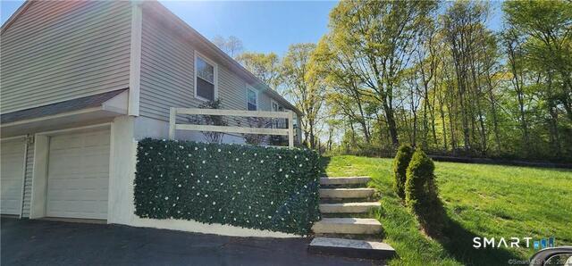 7 Sunnieside Court Waterford CT 06385