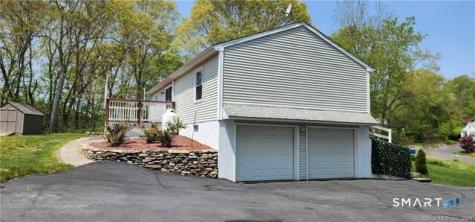 7 Sunnieside Court Waterford CT 06385