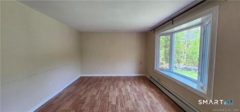 7 Sunnieside Court Waterford CT 06385