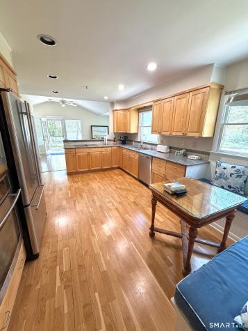 511 Roxbury Road Stamford CT 06902