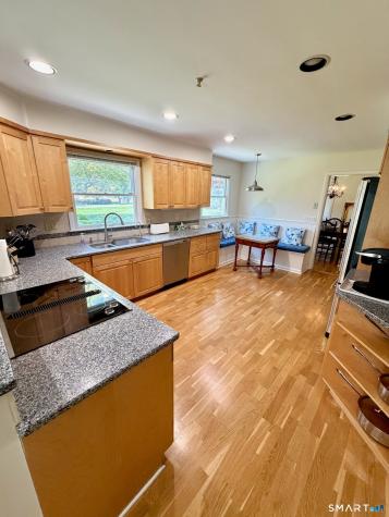 511 Roxbury Road Stamford CT 06902
