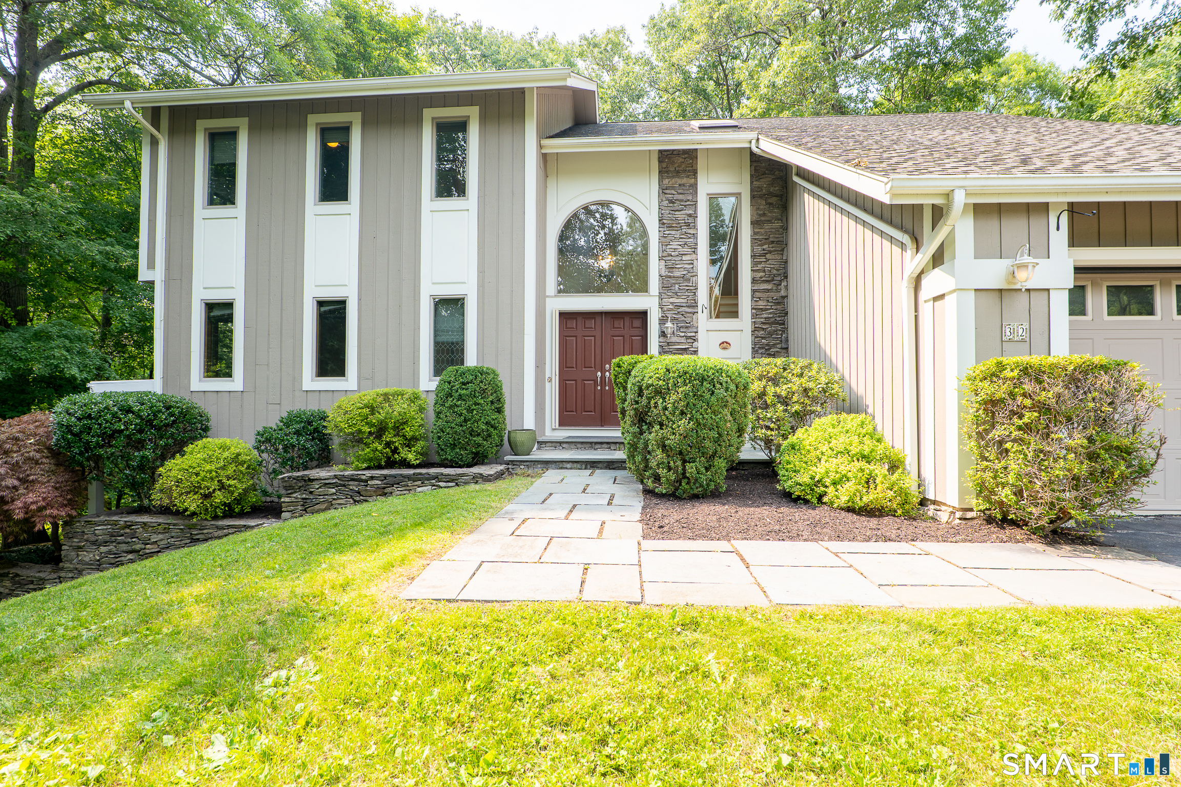32 Horseshoe Ridge Road Newtown CT 06482