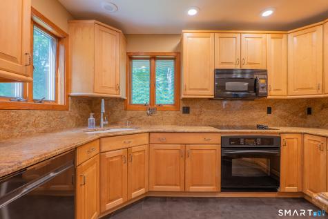 32 Horseshoe Ridge Road Newtown CT 06482