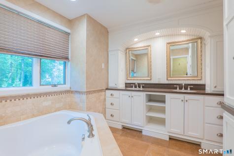 32 Horseshoe Ridge Road Newtown CT 06482