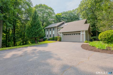 32 Horseshoe Ridge Road Newtown CT 06482