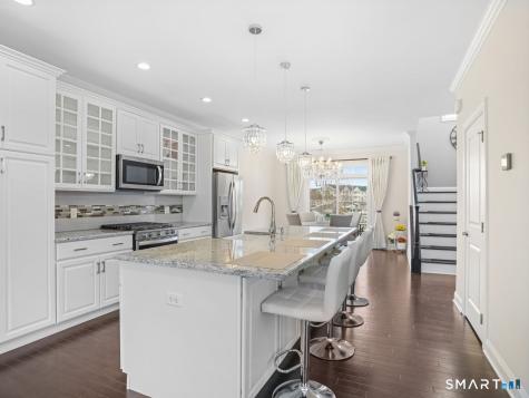 185 Brentwood Circle Danbury CT 06810
