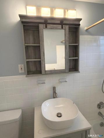 1254 Farmington Avenue Farmington CT 06032
