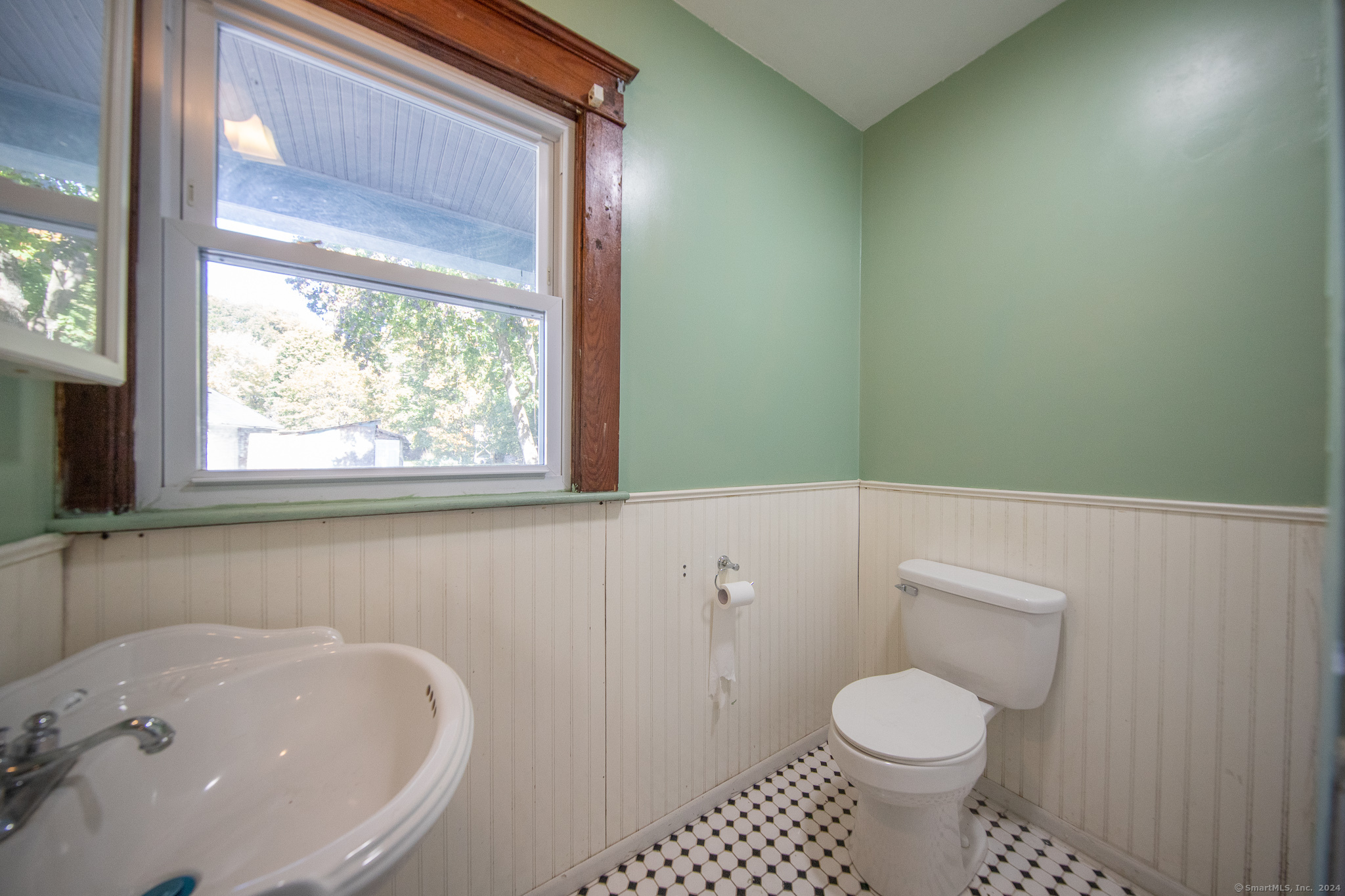 32 Linnell Street Plainfield CT 06354