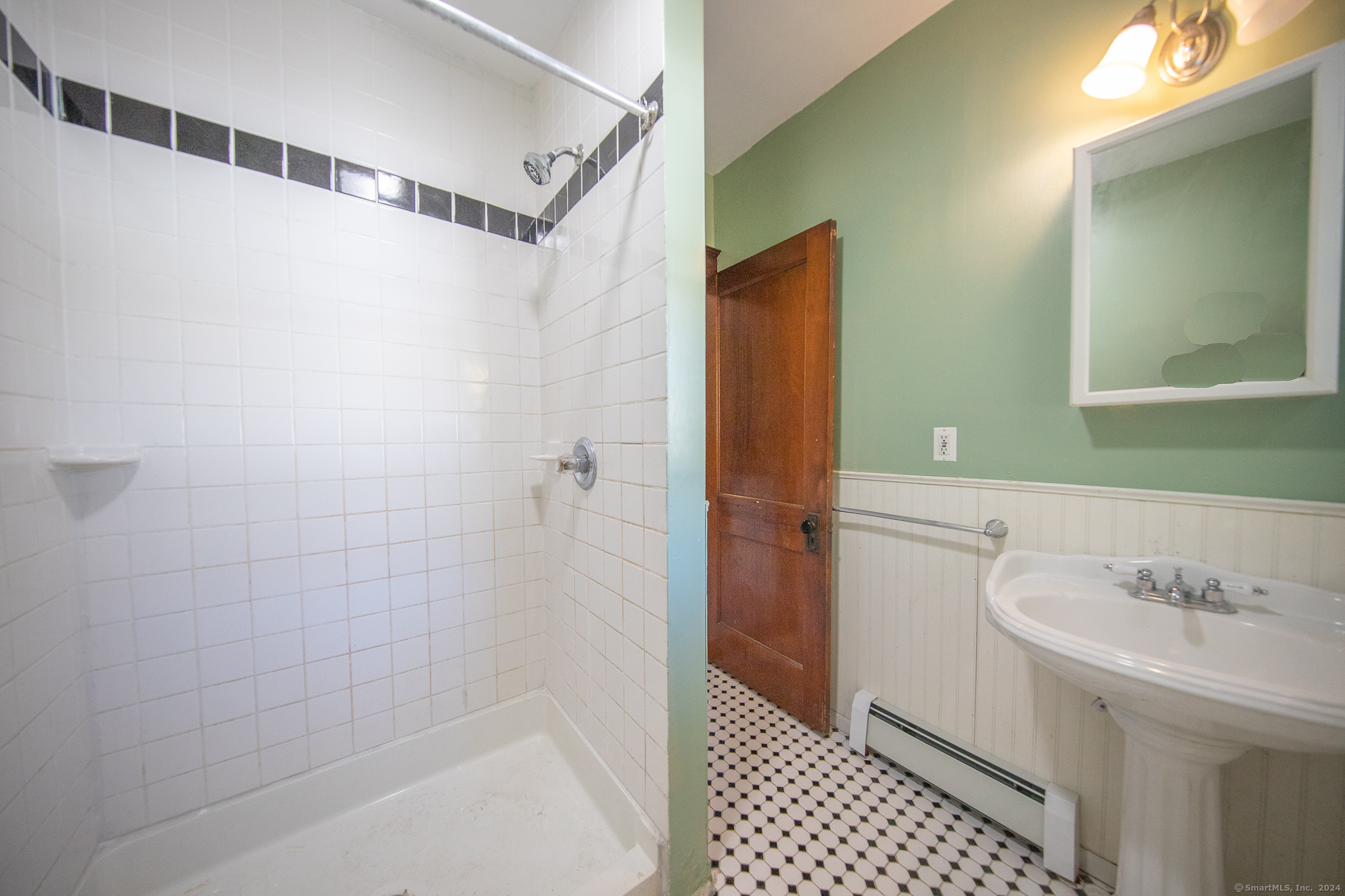 32 Linnell Street Plainfield CT 06354