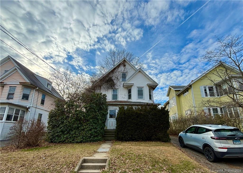63 Oakwood Avenue West Hartford CT 06119