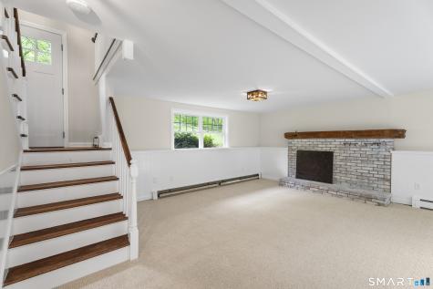 831 Nut Plains Road Guilford CT 06437