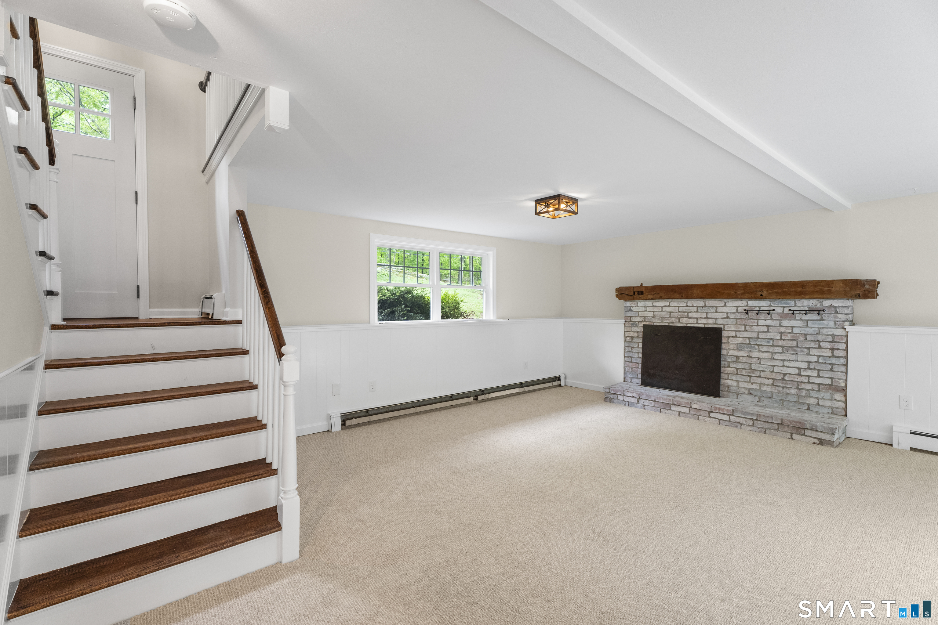 831 Nut Plains Road Guilford CT 06437