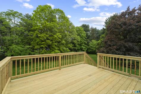 831 Nut Plains Road Guilford CT 06437